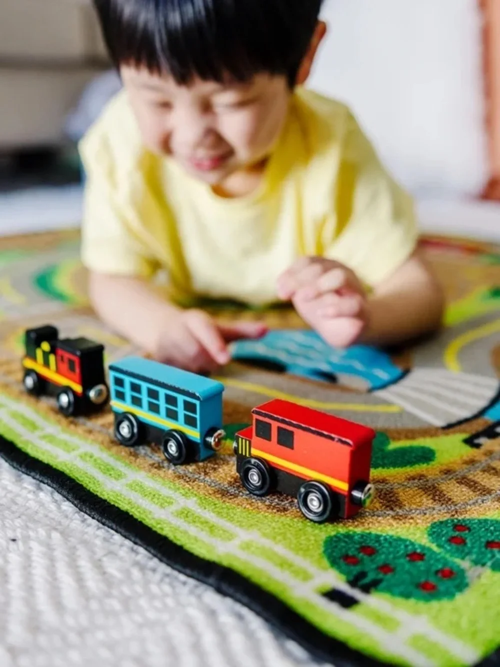 8-piece Melissa & Doug Wooden Magnetic Train Cars